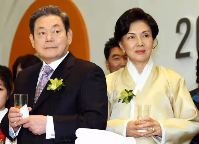 出生就擁有上億資產，卻在26歲為情自殺，三星小公主李尹馨值得嗎
