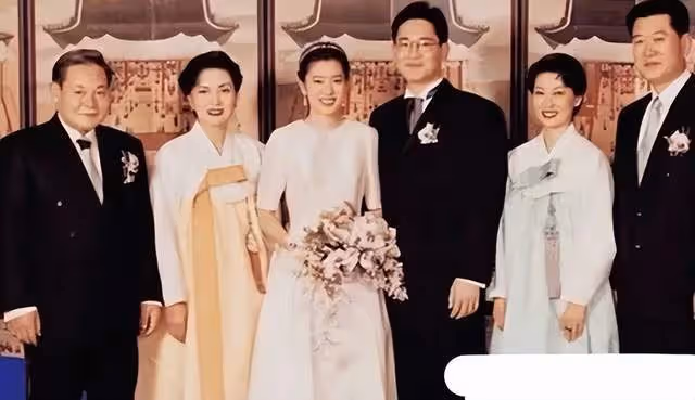出生就擁有上億資產，卻在26歲為情自殺，三星小公主李尹馨值得嗎