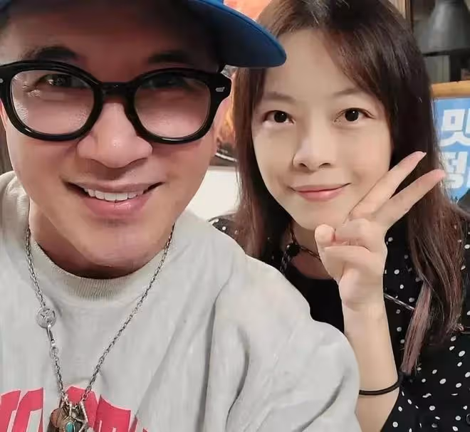 具俊曄買房子是假的，大S一家戲精附體是真，張蘭直播懟S媽是舞女
