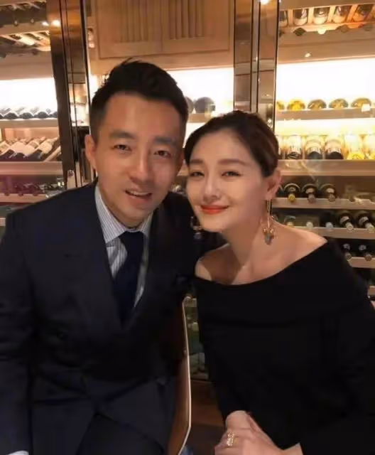 張蘭闢謠大s賣房救夫，汪小菲電費官司即將打響，法律偏向大s？