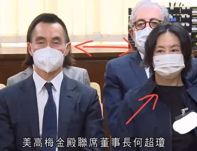 何超瓊笑了，梁安琪得意了，賭王家族3塊賭牌續約十年，雙贏
