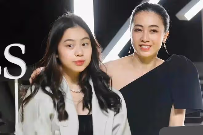 劉秀盈曬父親劉鑾雄送的花，被網友嘲笑：他送你妹妹的是10億豪宅
