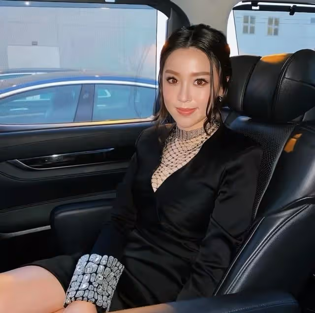 恭喜！香港兩大億萬豪門聯姻，知名富家千金和太子爺舉辦世紀婚禮