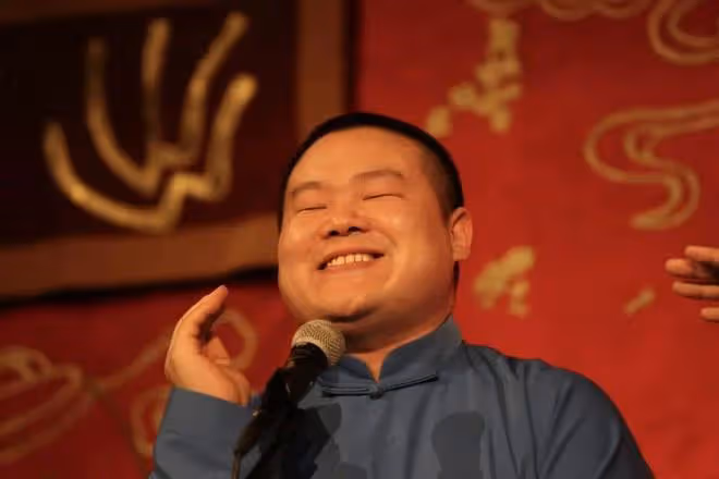 明星確診後分享奇葩事：岳雲鵬頻繁排氣，張靚穎說她第二天就痊癒