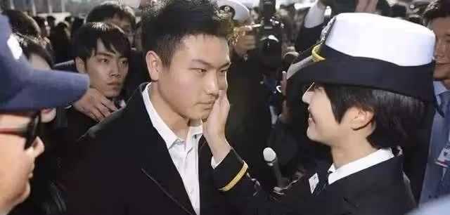 忍出軌老公11年，奪百億資產，送3個孩子成豪門核心，盧素英贏了