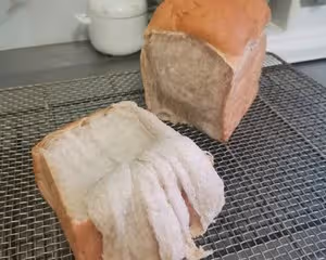 黑麥醇奶吐司