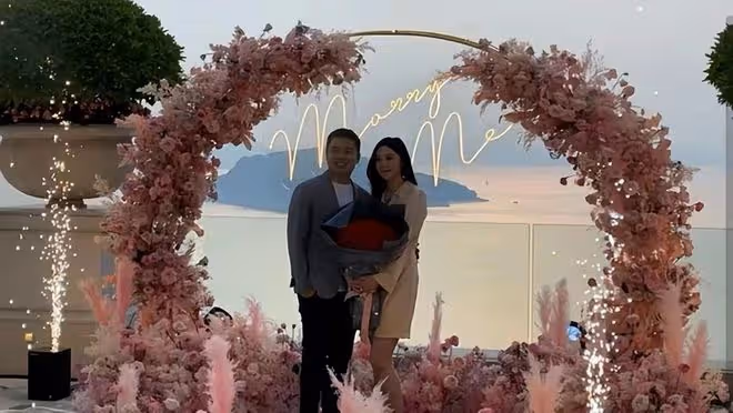 豪門聯姻！「燈芯絨大王」千金舉辦婚禮，何猷亨現場脫腋毛太搶鏡