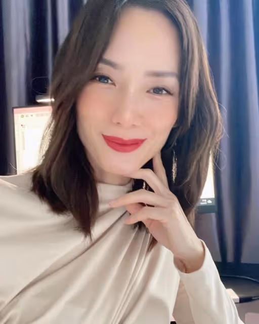 47歲「何仙姑」鄭秀珍近照曝光，離婚多年帶兒子一起幸福生活