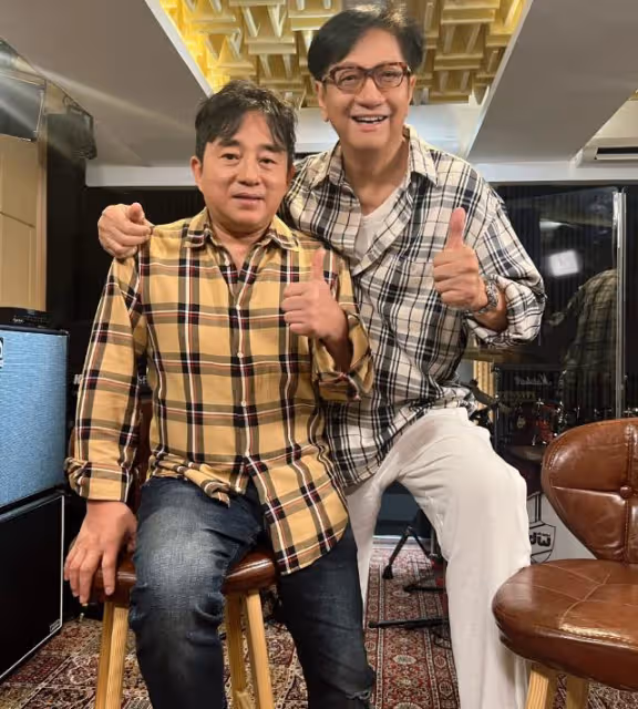 58歲呂方近照發福明顯，老來得女十分寵愛，一家三口低調過生活