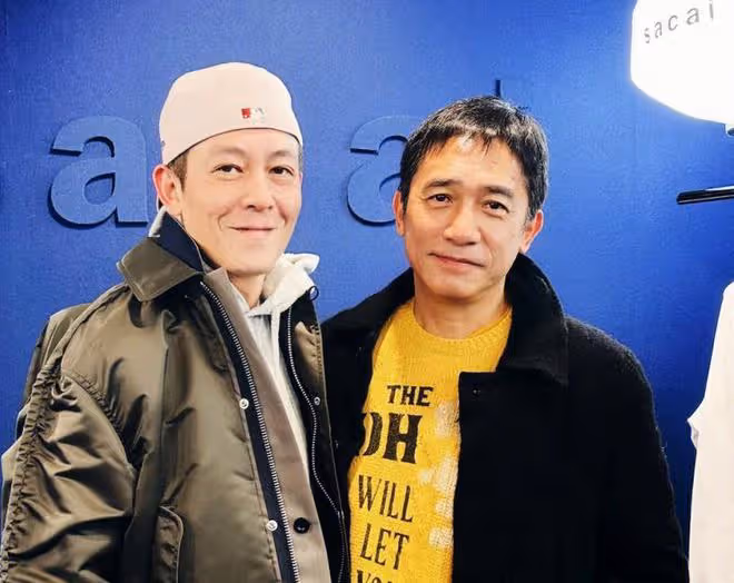 梁朝偉和陳冠希在潮流活動上偶遇，一起合影一點也不顯老