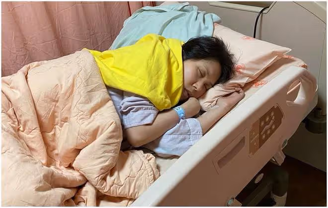 余苑綺離世5個月，5歲女兒不敢看媽媽照片，深夜獨自在房間哭泣
