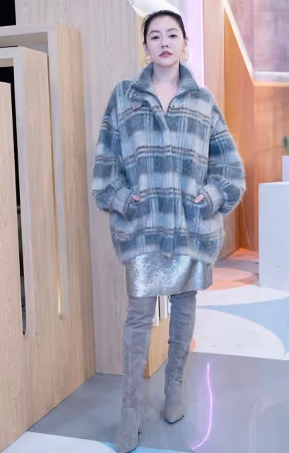 小S風格徹底改變，開始走安靜淑女路線，節目中多次動情落淚