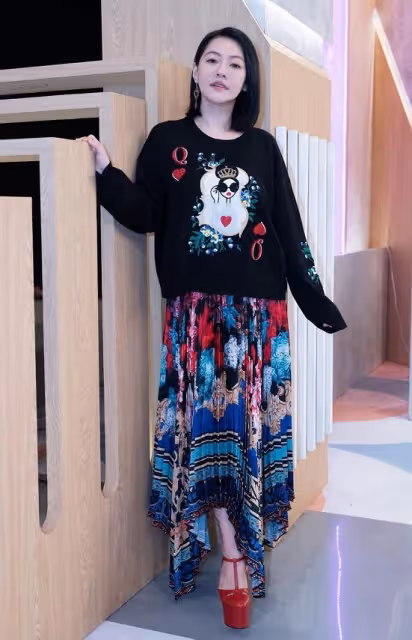 小S風格徹底改變，開始走安靜淑女路線，節目中多次動情落淚