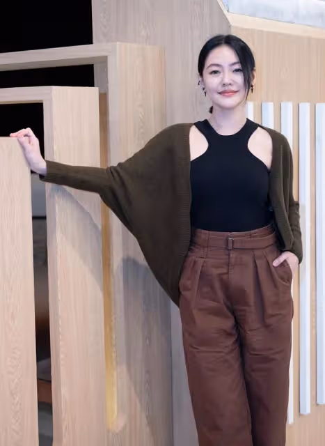小S風格徹底改變，開始走安靜淑女路線，節目中多次動情落淚