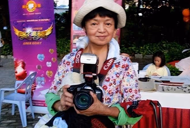 67歲周潤發近照衰老精瘦，狀態越來越好，看淡人生瀟灑一生