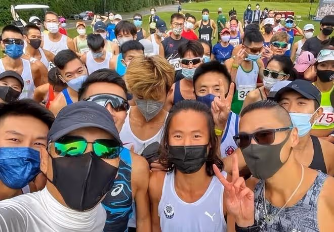 67歲周潤發近照衰老精瘦，狀態越來越好，看淡人生瀟灑一生