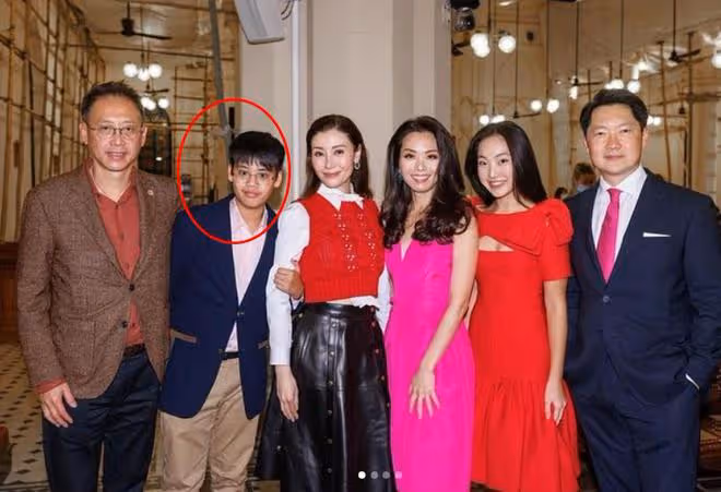 李嘉欣兒子許建彤正式安管家族事業，進入許家千億商業帝國
