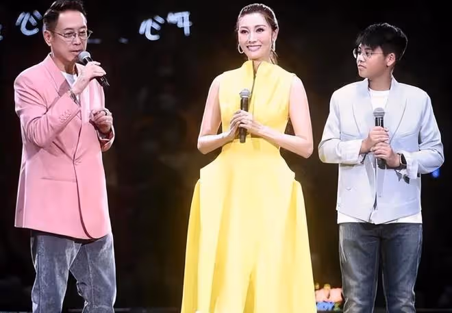李嘉欣兒子許建彤正式安管家族事業，進入許家千億商業帝國