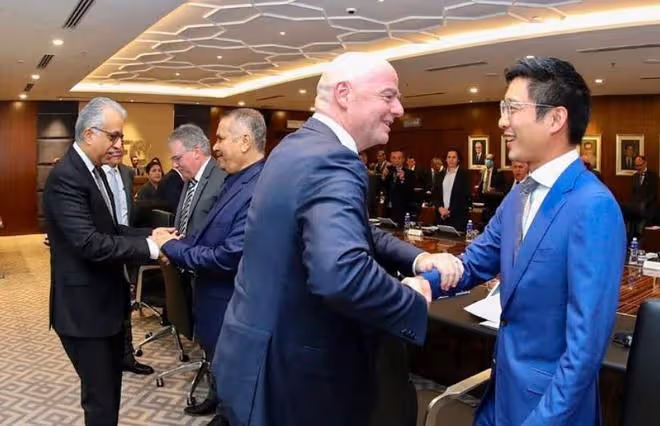 恭喜！霍啟剛霍啟山兄弟同台，霍家的事業再上新台階