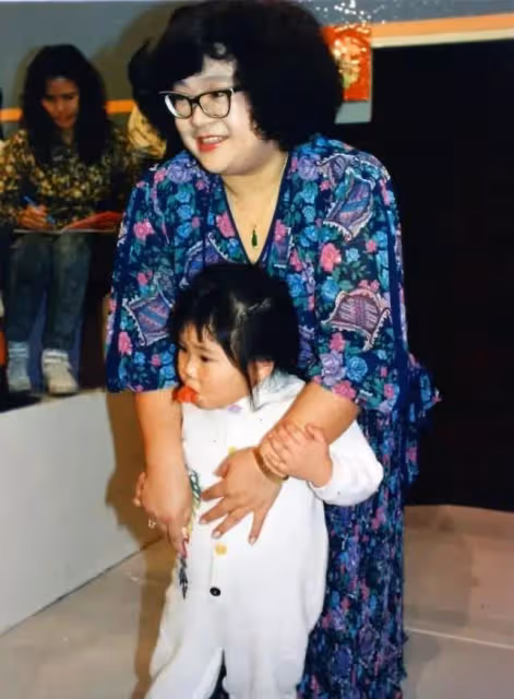 恭喜鄭欣宜！35歲活出率性真實，像極了肥姐年輕的時候
