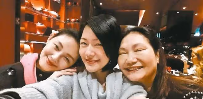 小S著急了，為品牌賣力宣傳，鍋碗瓢盆都被她端了出來