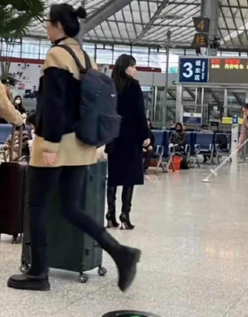 張嘉倪風波後首現身，整個人消瘦了不少，臉頰也略顯憔悴