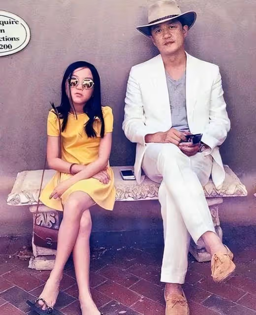 李亞鵬小女兒長相不像李嫣，正臉高清照更像媽媽海哈金喜