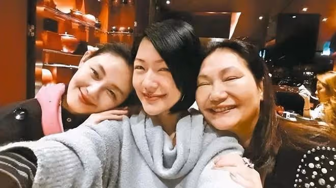 大S媽稱張蘭說的話狗屎都能吃，全家正式展開反擊！