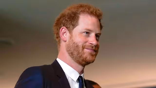 Prince Harry打算出傳記　自爆「第一次」給了「美麗的大姐姐」！