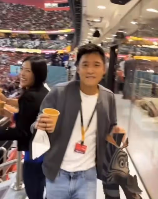 近況曝光！39歲霍啟山與富少看世界盃，仍未婚曾交往章子怡最轟動
