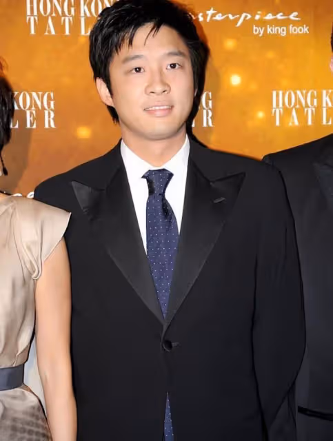 近況曝光！39歲霍啟山與富少看世界盃，仍未婚曾交往章子怡最轟動