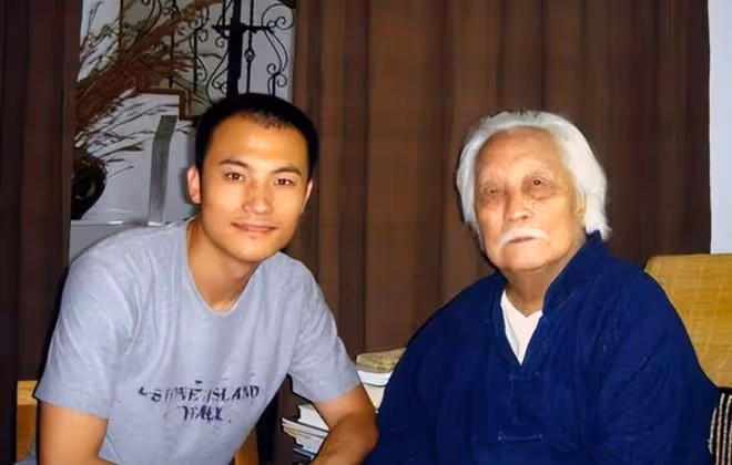 耿樂罕攜兒子走紅毯！愛子五官精緻帥氣十足，孩子生母被曝是演員