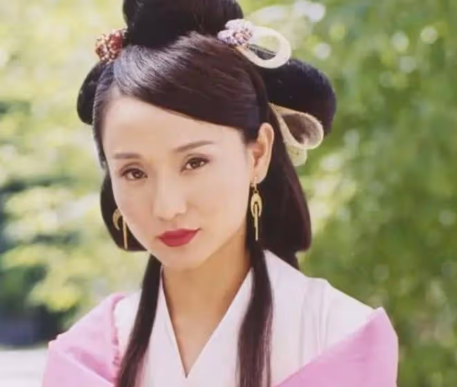耿樂罕攜兒子走紅毯！愛子五官精緻帥氣十足，孩子生母被曝是演員