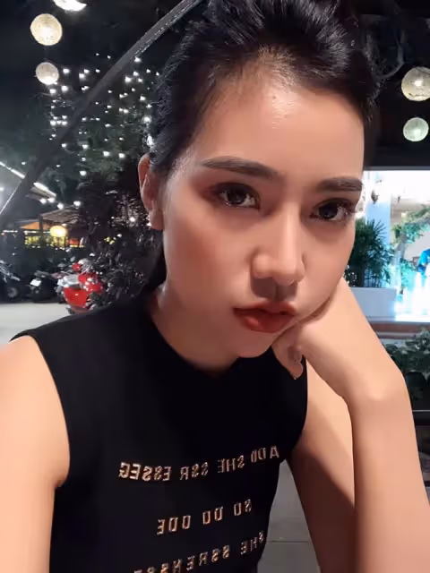 醜小鴨變天鵝！女生「偷偷整形」變成網美臉　回家後「鄰居全不認得」媽媽也傻眼氣翻：別跟我說話