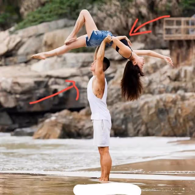 豪門棄女劉秀盈曬父親劉鑾雄送的花，卻被嘲笑：不如你妹十億豪宅