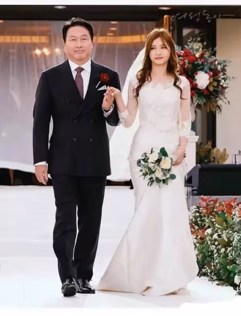 花11年布局懲治出軌男，離婚凈賺666億，前總統女兒盧素英贏麻了