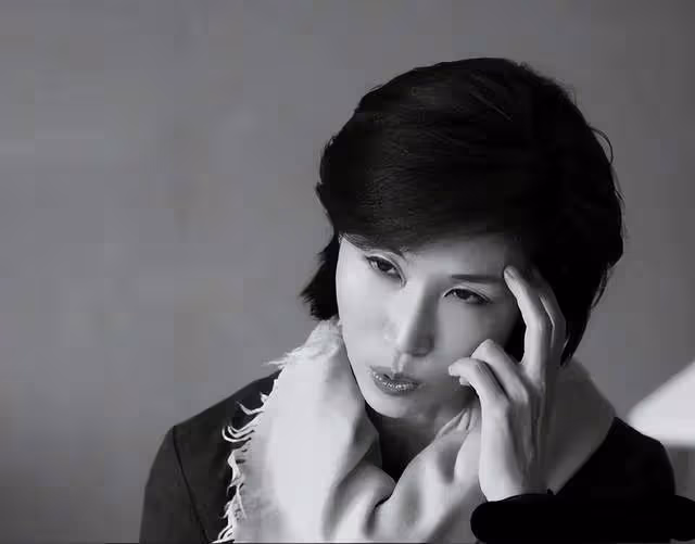 花11年布局懲治出軌男，離婚凈賺666億，前總統女兒盧素英贏麻了