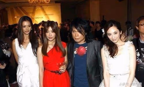 伍佰55歲妻子近照曝光，妻子相貌平平一生無子女，卻被他獨寵28年： 真正的愛情，是靈魂的相互吸引.