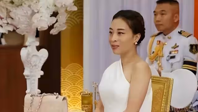 泰國王室最受寵的女人，詩麗吉出軌保鏢獲原諒，力挺兒子坐穩王位