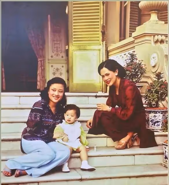 泰國王室最受寵的女人，詩麗吉出軌保鏢獲原諒，力挺兒子坐穩王位