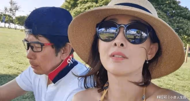 演員牛莉：嫁普通丈夫生一女，49歲風采依舊