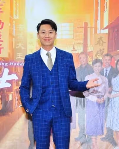 摔馬嵴椎變形！43歲本土劇男星「改行到市場賣肉圓」不畏開店辛勞「卻遭旁邊攤販耳語」近況曝光