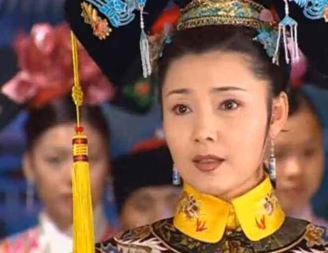 姜黎黎穿41年前舊衣慶生！68歲身材仍苗條，美國養老住別墅很愜意