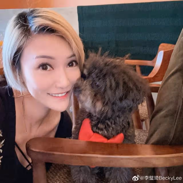 TVB前女星成獨立音樂人！母親多次阻止其入行，曾生氣拍全裸廣告