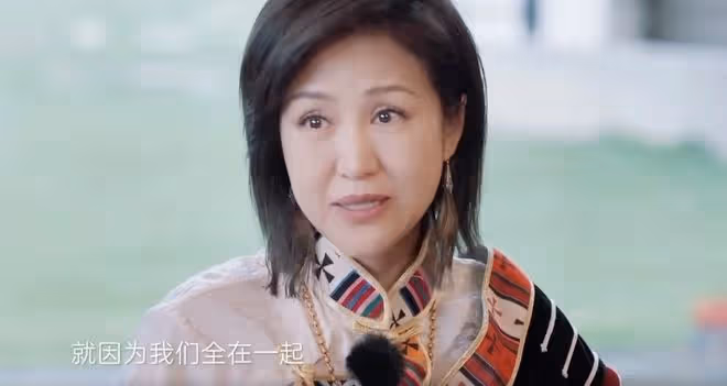 陸毅鮑蕾為11歲小女兒慶生，妹妹文靜甜美，長得越來越像姐姐貝兒
