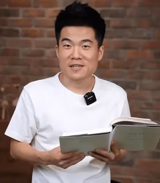 梅西奪冠，央視賀煒的解說詞破防了，「足球詩人」走紅背後二三事