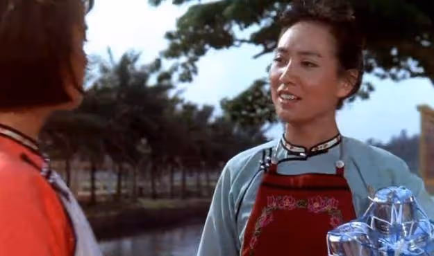 《女飛行員》項菲，陳祖榮被劉曉慶贊漂亮，成30年摯友親密無間