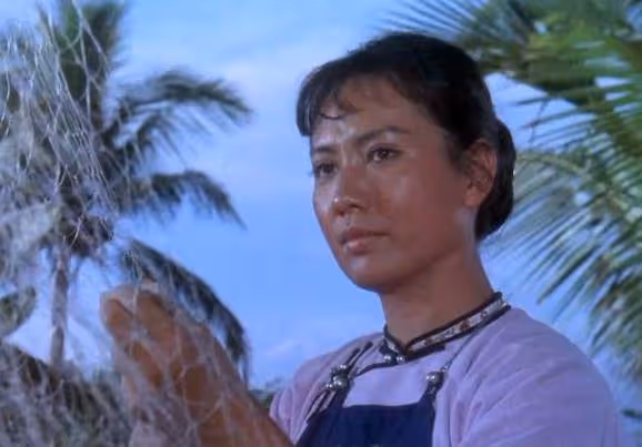 《女飛行員》項菲，陳祖榮被劉曉慶贊漂亮，成30年摯友親密無間
