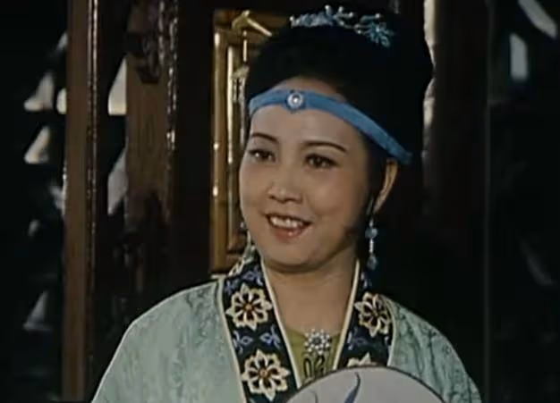 《女飛行員》項菲，陳祖榮被劉曉慶贊漂亮，成30年摯友親密無間