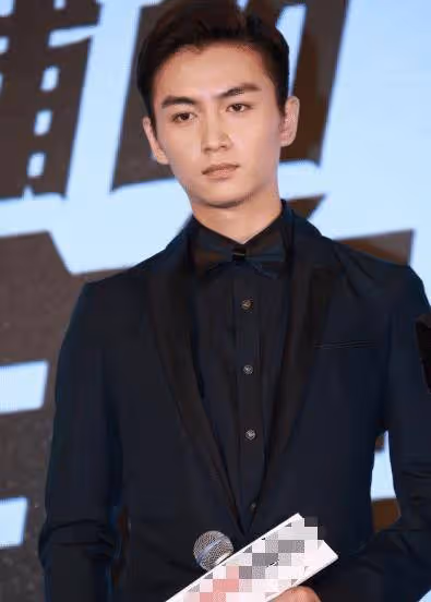 陳曉的眼裡沒有了光？陳妍希並不是原罪
